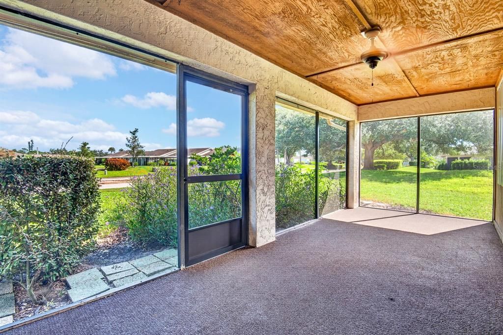 For Sale: $175,000 (2 beds, 2 baths, 946 Square Feet)