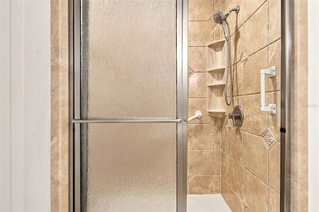На продажу: $199,900 (2 спален, 2 ванн, 1400 Квадратных фут)