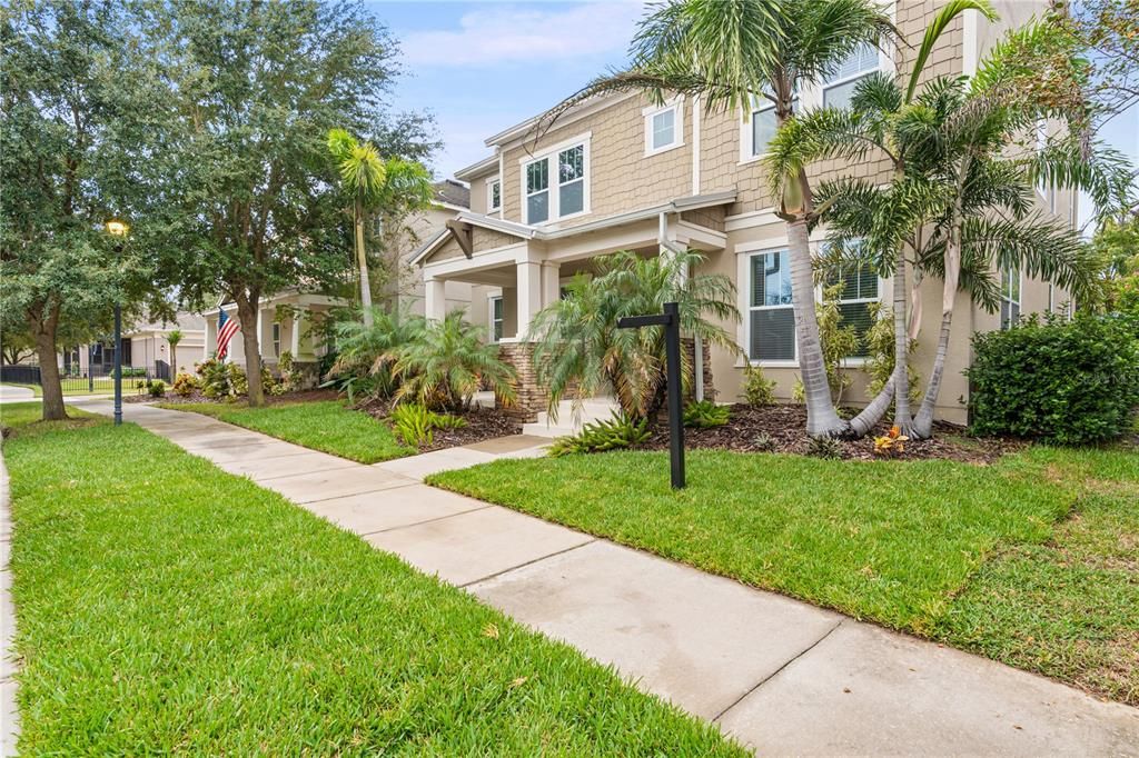 For Sale: $725,000 (5 beds, 4 baths, 3852 Square Feet)