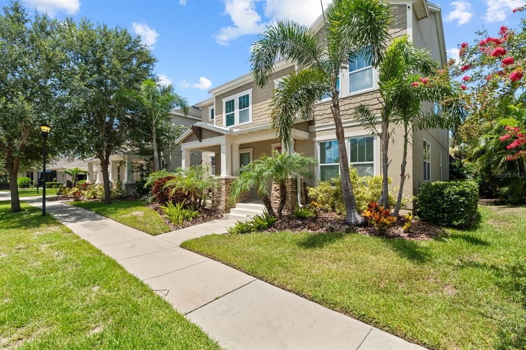 For Sale: $725,000 (5 beds, 4 baths, 3852 Square Feet)