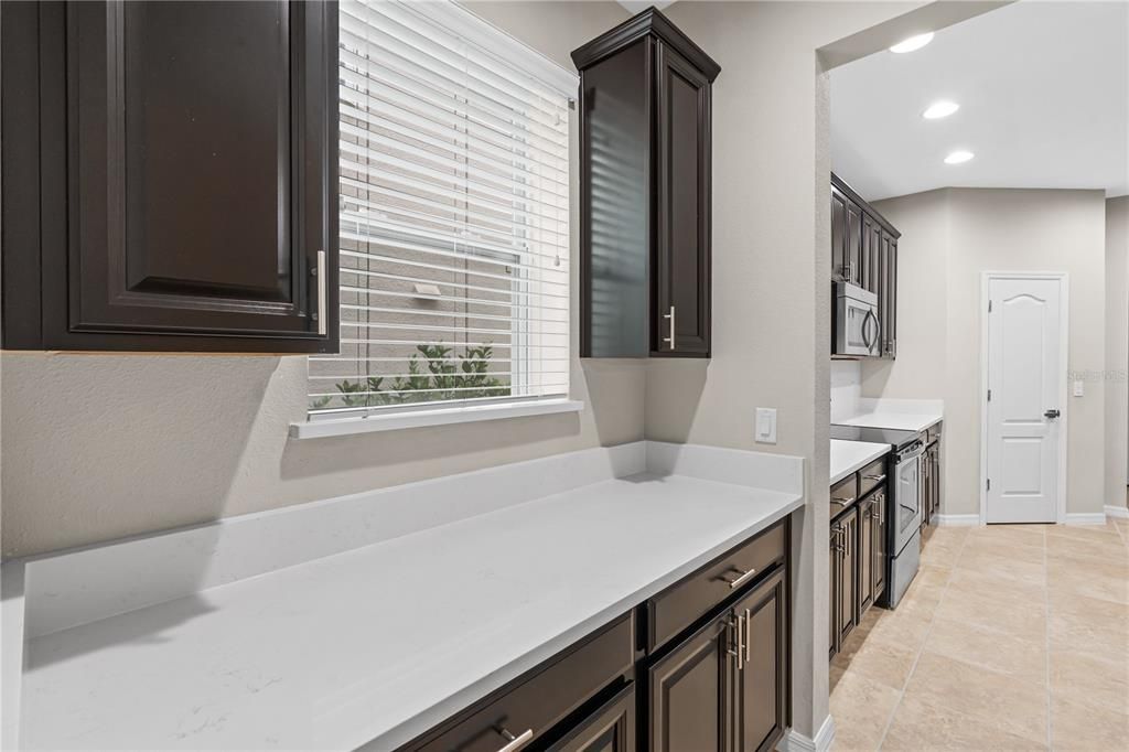 For Sale: $725,000 (5 beds, 4 baths, 3852 Square Feet)