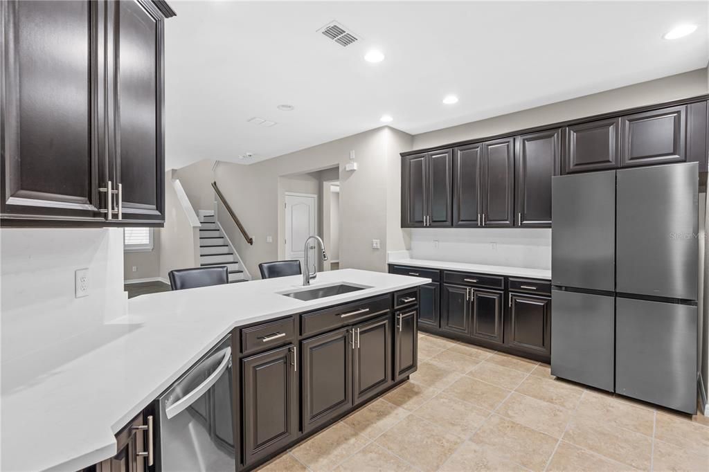 For Sale: $725,000 (5 beds, 4 baths, 3852 Square Feet)
