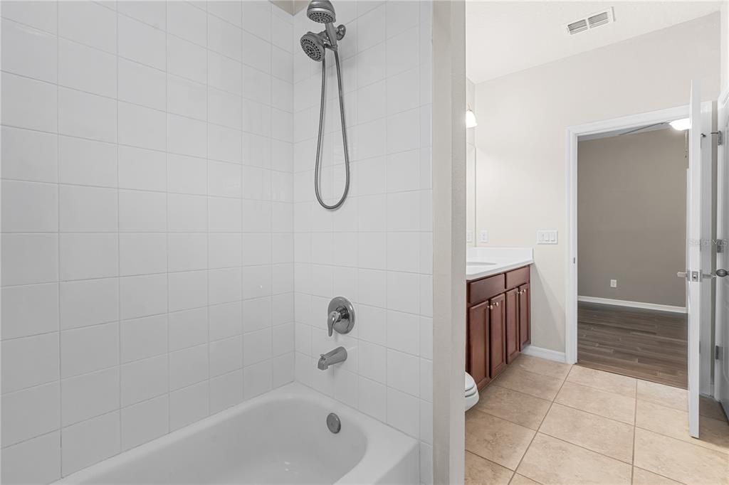 For Sale: $725,000 (5 beds, 4 baths, 3852 Square Feet)
