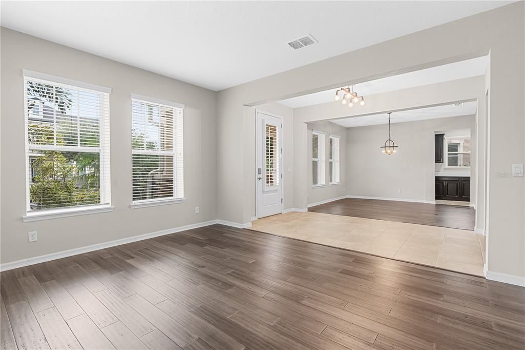 For Sale: $725,000 (5 beds, 4 baths, 3852 Square Feet)