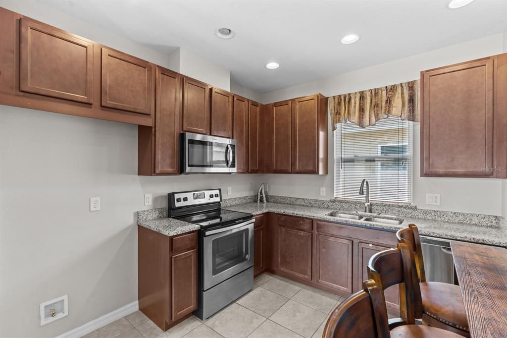 For Sale: $725,000 (5 beds, 4 baths, 3852 Square Feet)
