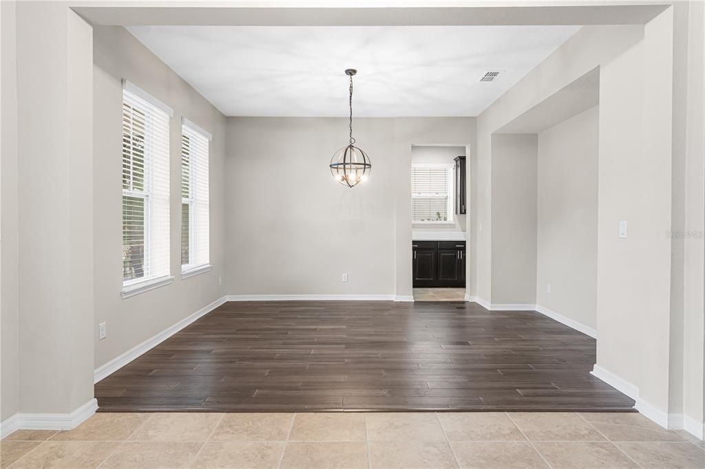 For Sale: $725,000 (5 beds, 4 baths, 3852 Square Feet)