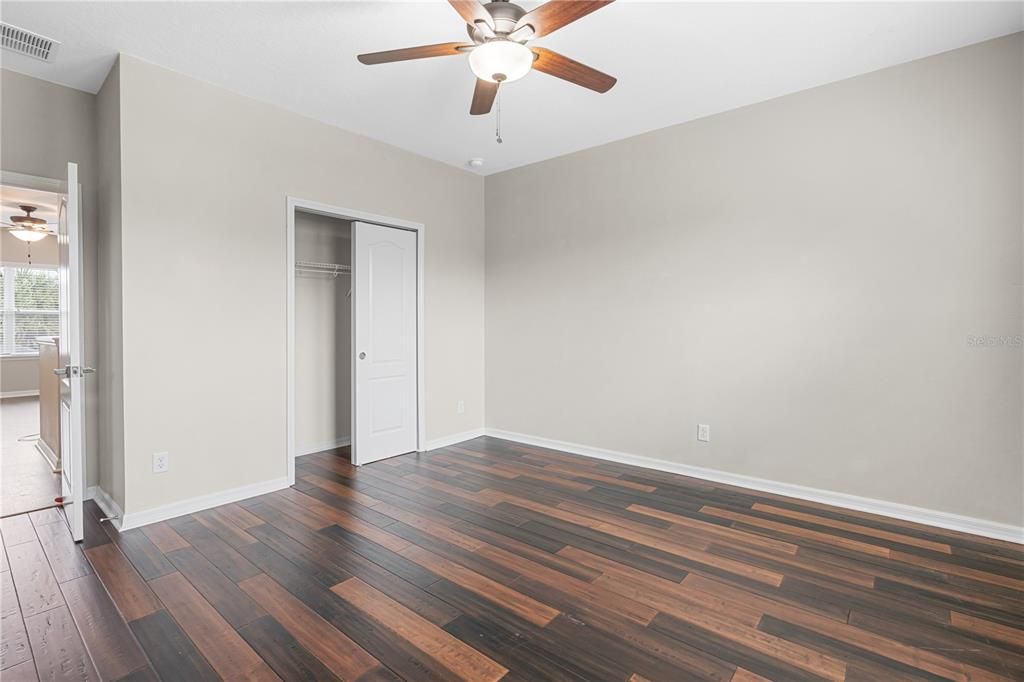 For Sale: $725,000 (5 beds, 4 baths, 3852 Square Feet)