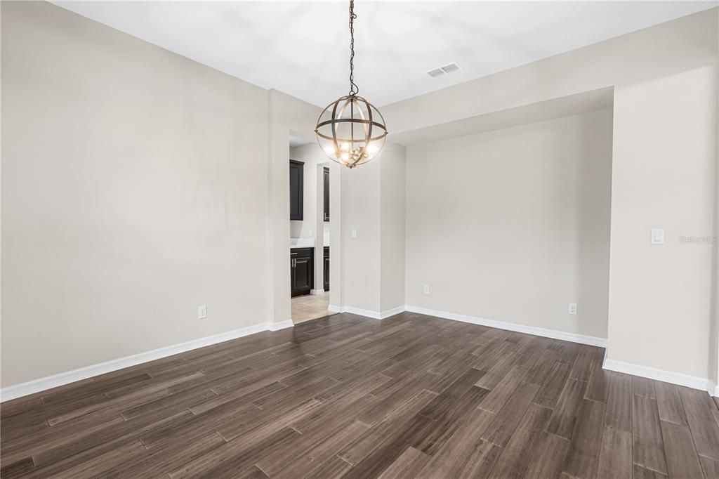For Sale: $725,000 (5 beds, 4 baths, 3852 Square Feet)