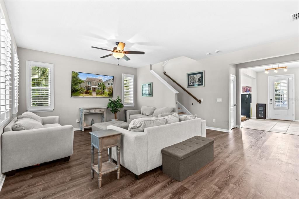For Sale: $725,000 (5 beds, 4 baths, 3852 Square Feet)
