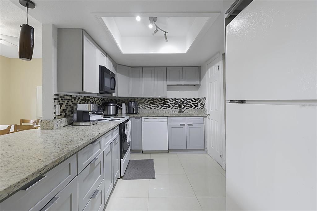 En Venta: $174,900 (2 camas, 2 baños, 905 Pies cuadrados)
