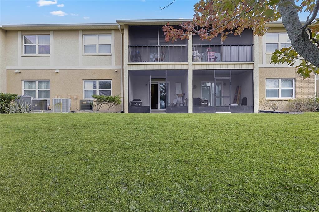 En Venta: $174,900 (2 camas, 2 baños, 905 Pies cuadrados)