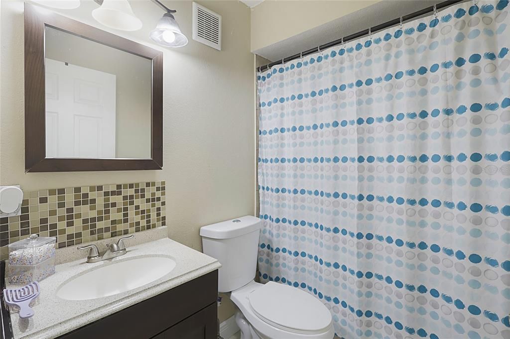 En Venta: $174,900 (2 camas, 2 baños, 905 Pies cuadrados)