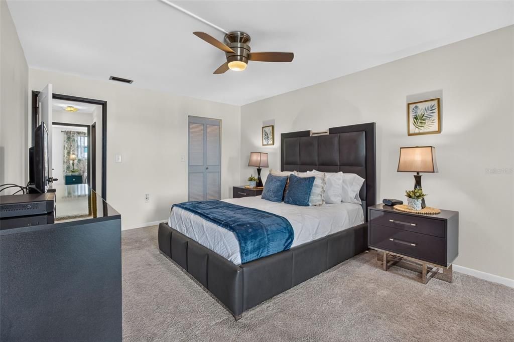 For Rent: $2,100 (2 beds, 2 baths, 1250 Square Feet)