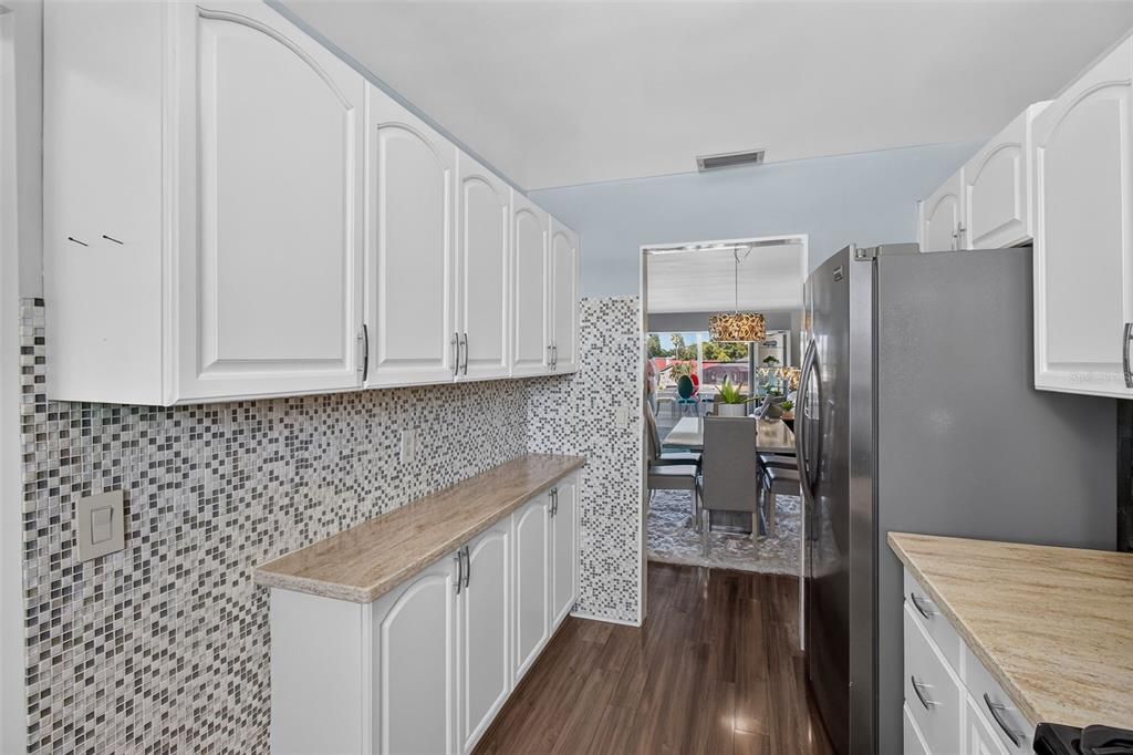 For Rent: $2,100 (2 beds, 2 baths, 1250 Square Feet)
