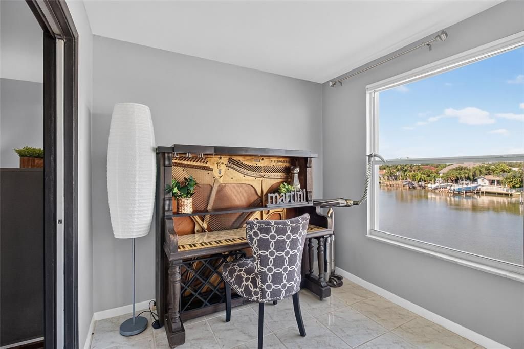 For Rent: $2,100 (2 beds, 2 baths, 1250 Square Feet)
