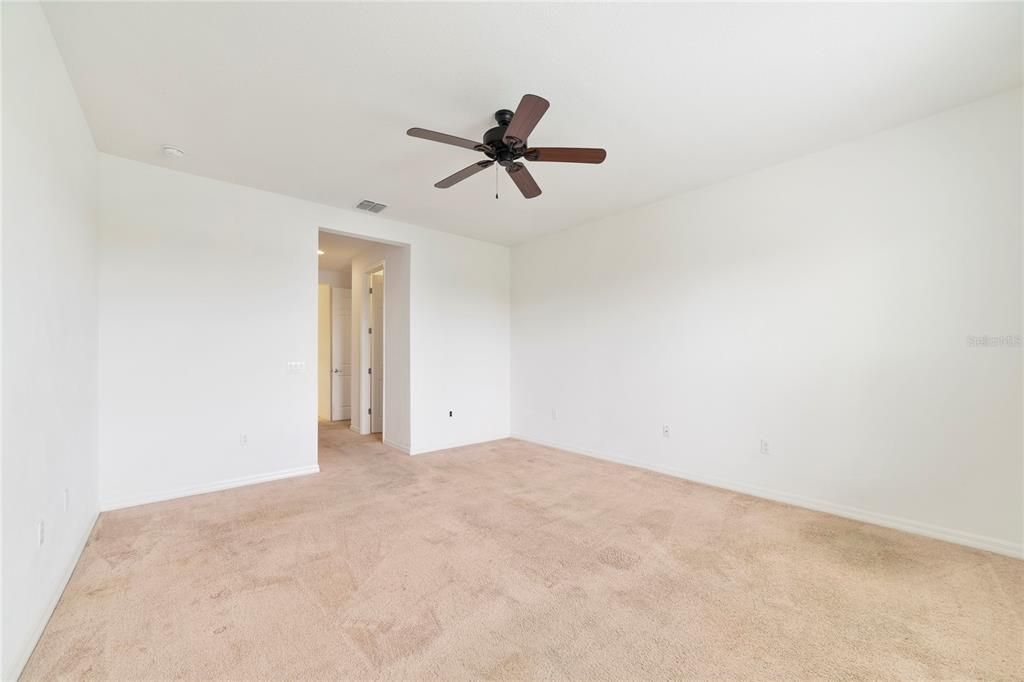 En Venta: $519,000 (4 camas, 3 baños, 3101 Pies cuadrados)