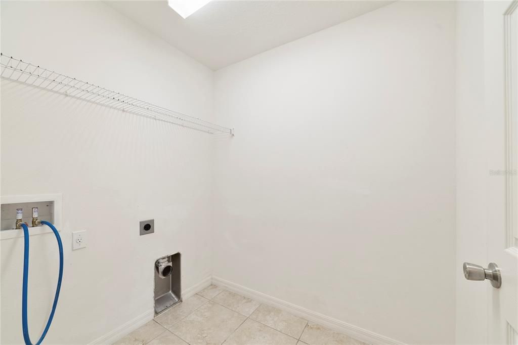 En Venta: $519,000 (4 camas, 3 baños, 3101 Pies cuadrados)