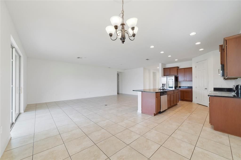 En Venta: $519,000 (4 camas, 3 baños, 3101 Pies cuadrados)