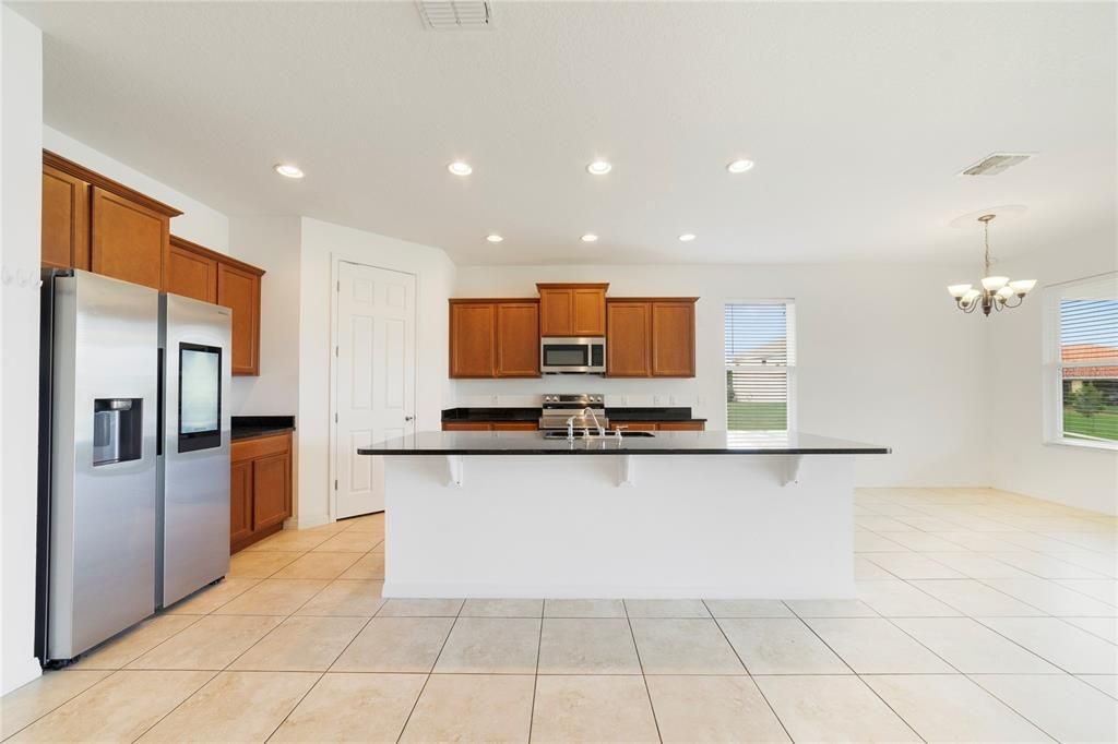 En Venta: $519,000 (4 camas, 3 baños, 3101 Pies cuadrados)