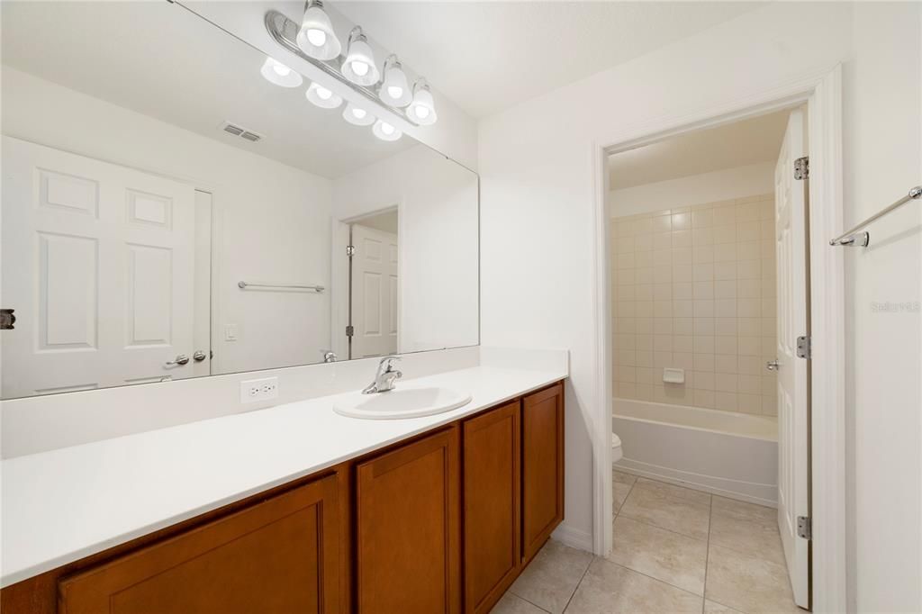 En Venta: $519,000 (4 camas, 3 baños, 3101 Pies cuadrados)