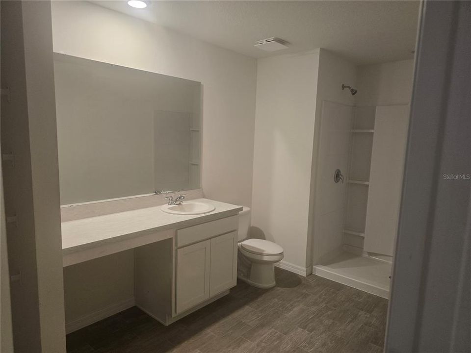В аренду: $2,200 (4 спален, 2 ванн, 2104 Квадратных фут)