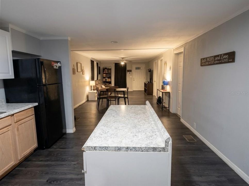 For Sale: $144,900 (1 beds, 1 baths, 1000 Square Feet)