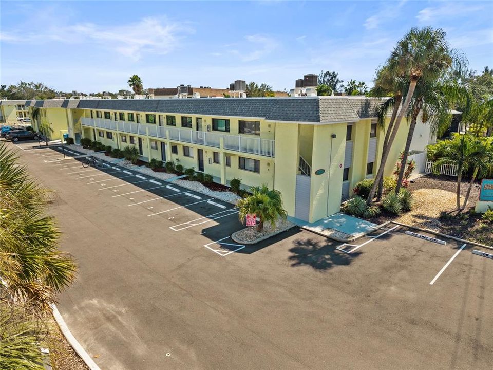 En Venta: $400,000 (2 camas, 2 baños, 964 Pies cuadrados)
