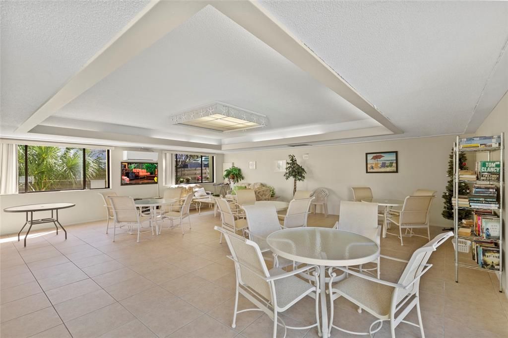 En Venta: $400,000 (2 camas, 2 baños, 964 Pies cuadrados)