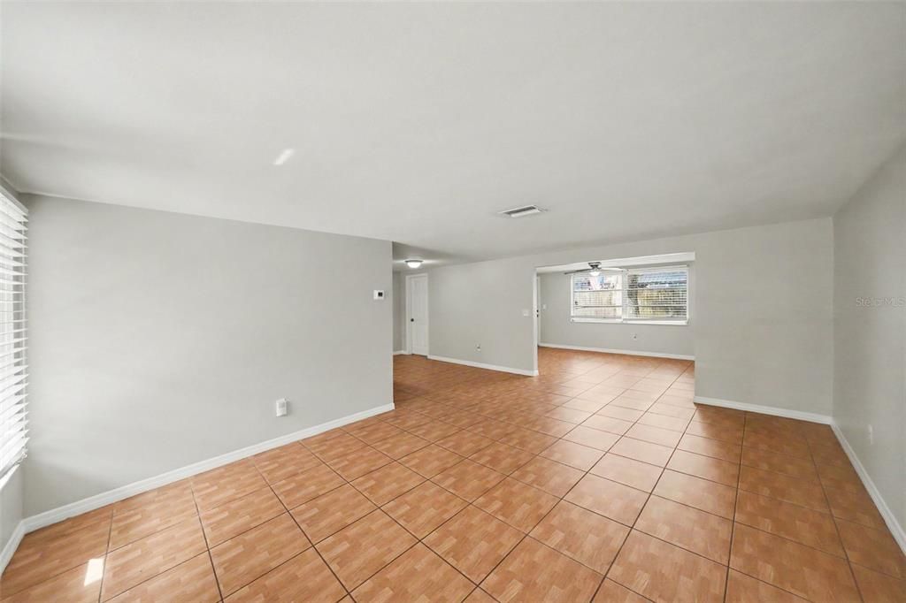 На продажу: $289,900 (3 спален, 2 ванн, 1469 Квадратных фут)