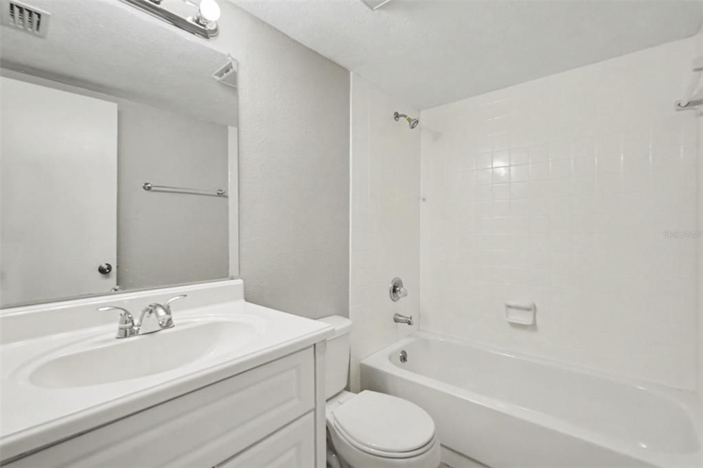 For Sale: $334,900 (3 beds, 2 baths, 1272 Square Feet)
