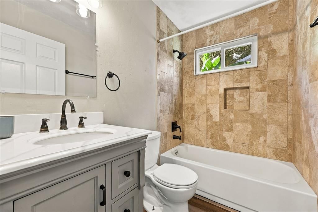 En Venta: $369,900 (4 camas, 2 baños, 1774 Pies cuadrados)