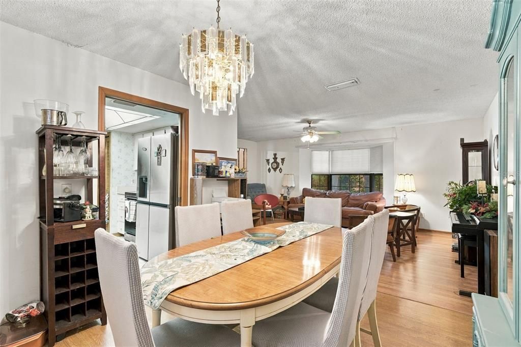 En Venta: $365,000 (3 camas, 2 baños, 1830 Pies cuadrados)