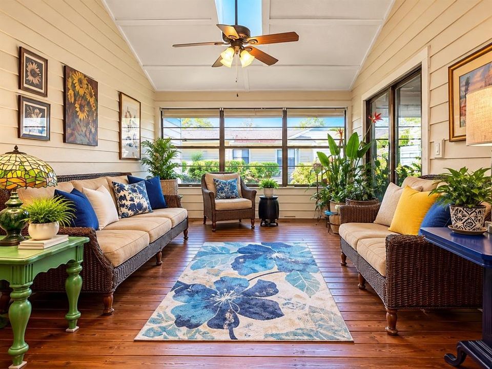 For Sale: $325,000 (2 beds, 2 baths, 1594 Square Feet)