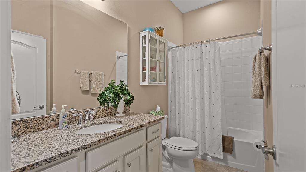 На продажу: $370,000 (2 спален, 2 ванн, 1557 Квадратных фут)