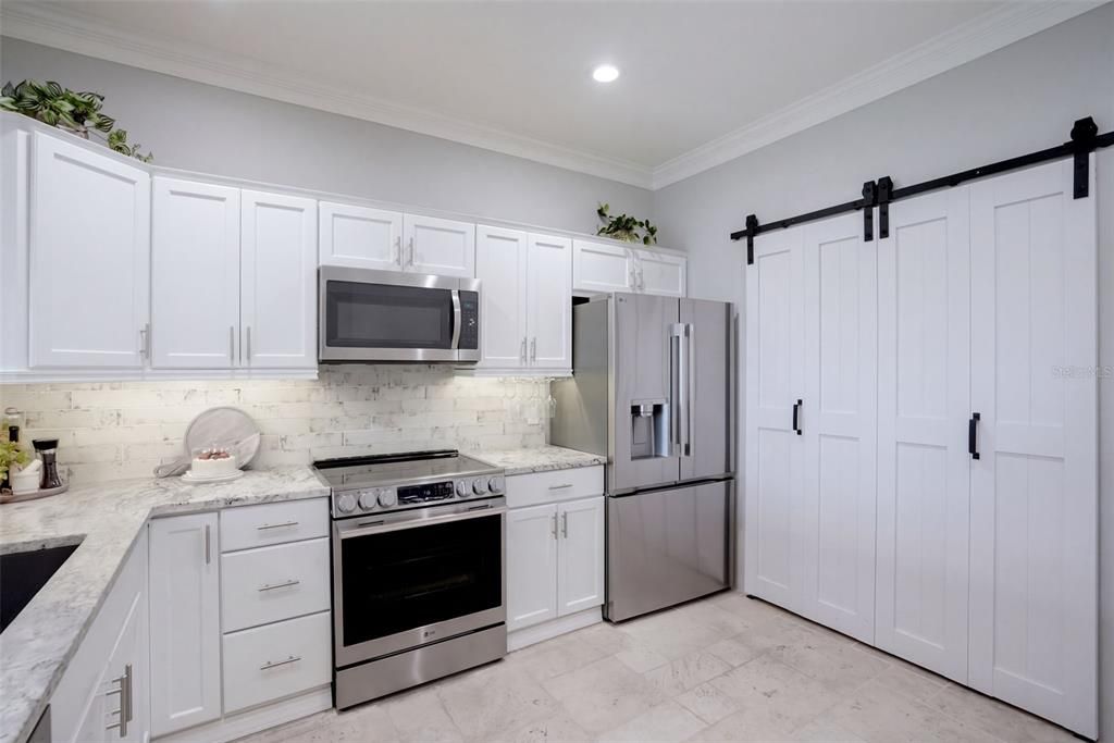 For Rent: $2,900 (2 beds, 2 baths, 1163 Square Feet)