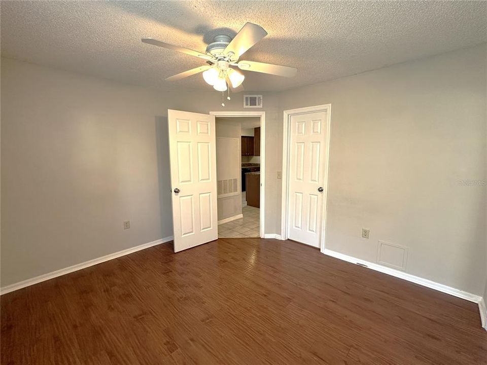 En Venta: $152,900 (3 camas, 2 baños, 1138 Pies cuadrados)