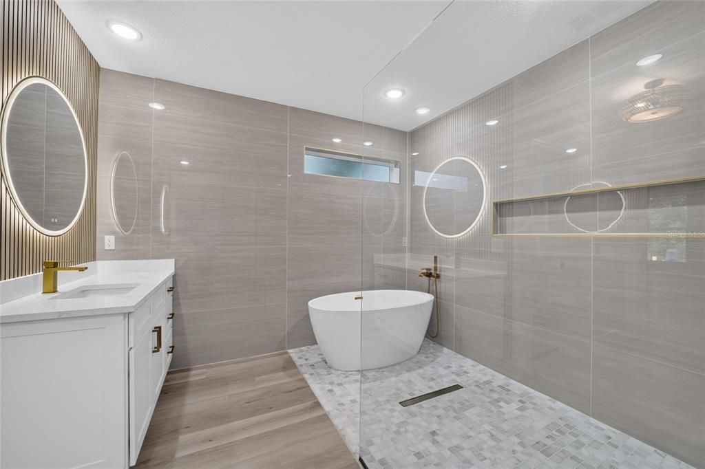 На продажу: $324,900 (4 спален, 2 ванн, 1863 Квадратных фут)