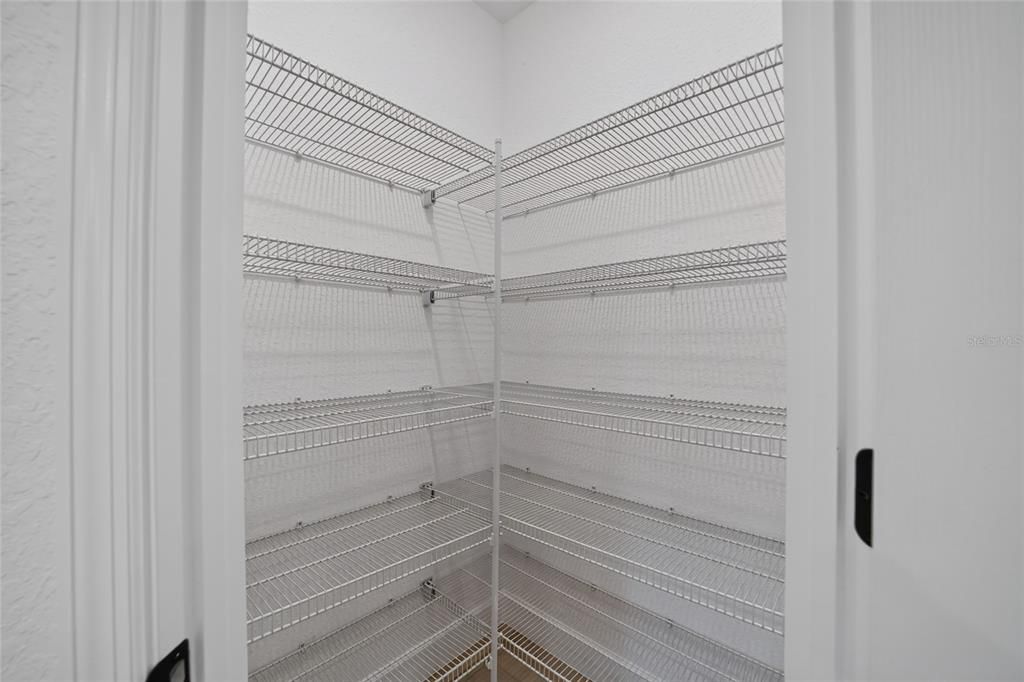На продажу: $324,900 (4 спален, 2 ванн, 1863 Квадратных фут)