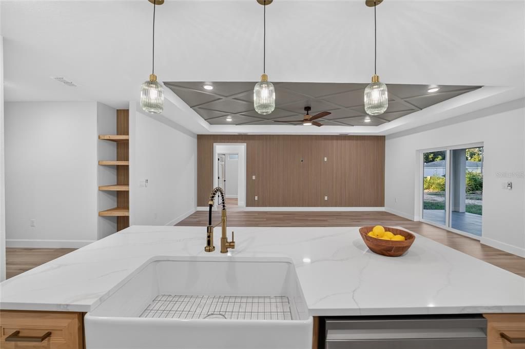 На продажу: $324,900 (4 спален, 2 ванн, 1863 Квадратных фут)