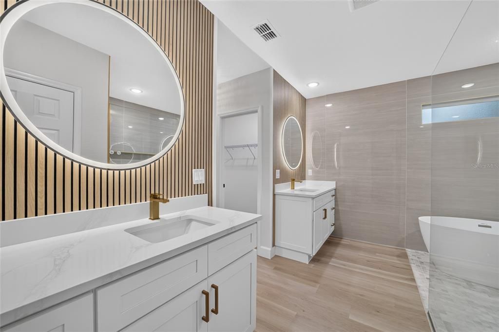 На продажу: $324,900 (4 спален, 2 ванн, 1863 Квадратных фут)