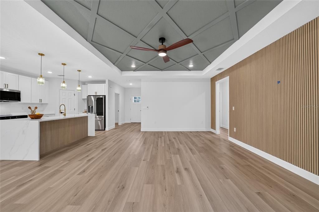 На продажу: $324,900 (4 спален, 2 ванн, 1863 Квадратных фут)