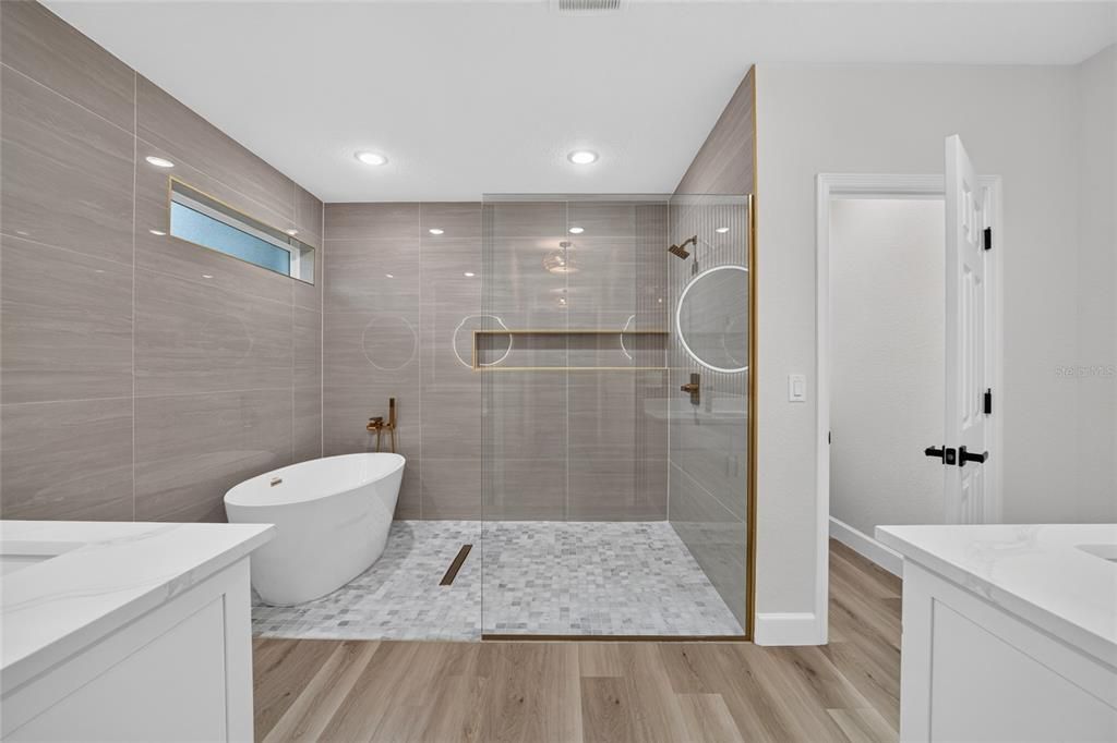 На продажу: $324,900 (4 спален, 2 ванн, 1863 Квадратных фут)