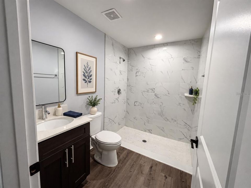 For Sale: $255,000 (3 beds, 2 baths, 1006 Square Feet)