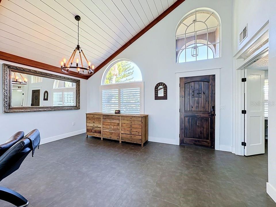 En Venta: $1,049,900 (4 camas, 3 baños, 2170 Pies cuadrados)