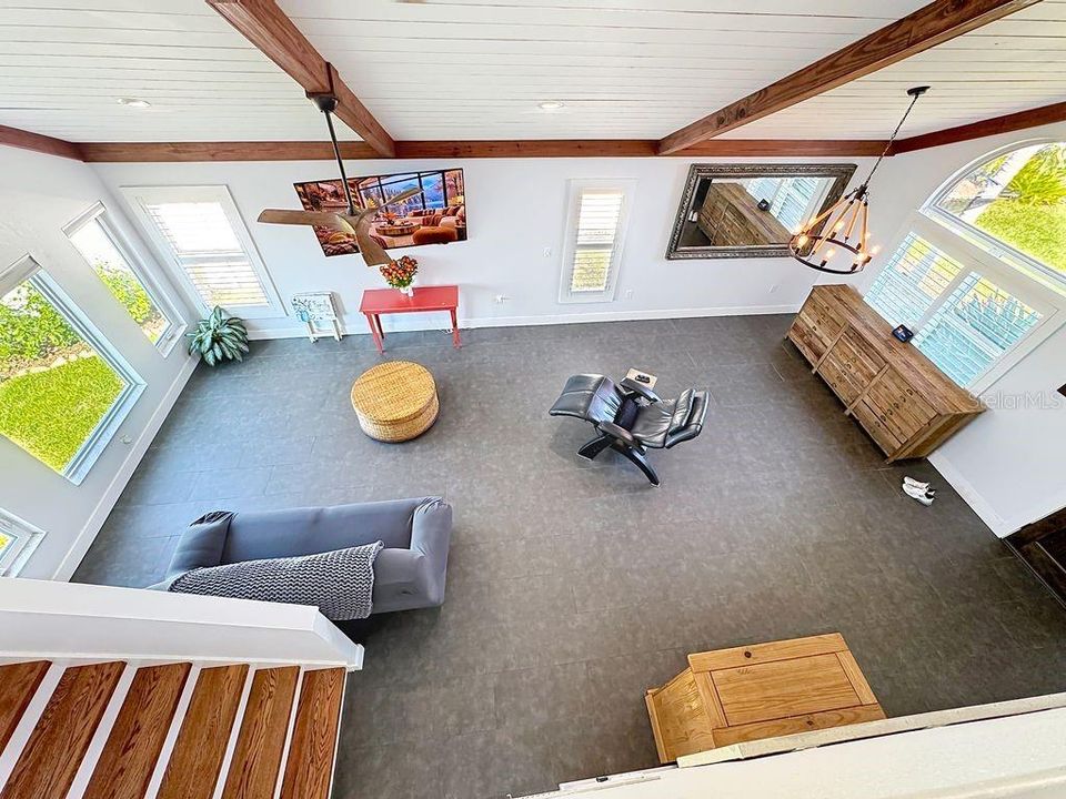 En Venta: $1,049,900 (4 camas, 3 baños, 2170 Pies cuadrados)
