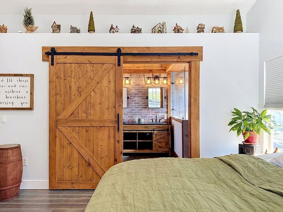 En Venta: $1,049,900 (4 camas, 3 baños, 2170 Pies cuadrados)