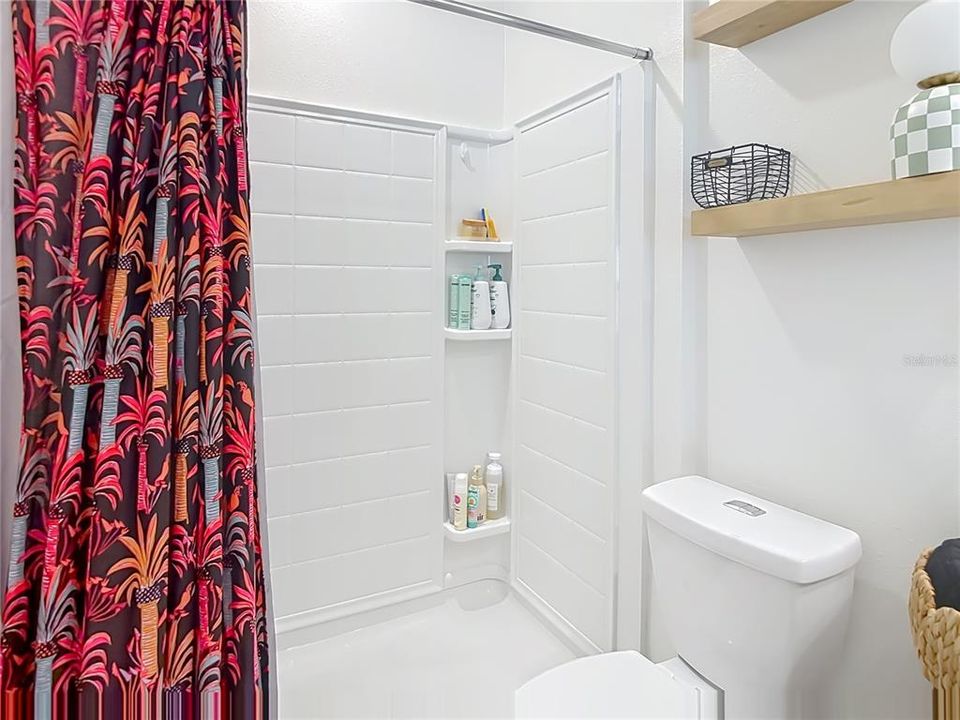 For Rent: $2,600 (3 beds, 2 baths, 1673 Square Feet)