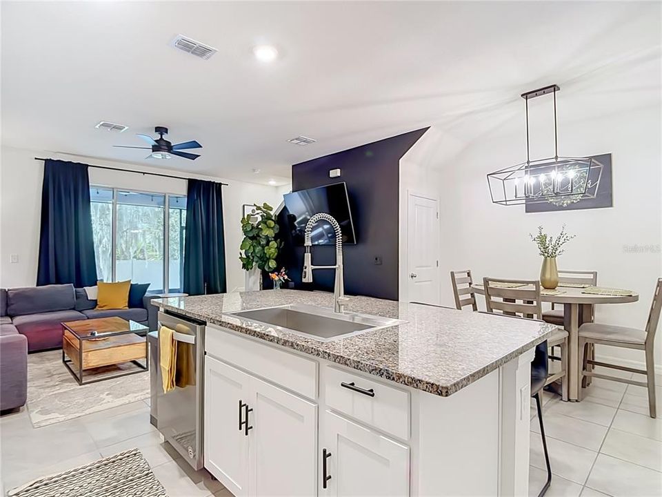 For Rent: $2,600 (3 beds, 2 baths, 1673 Square Feet)