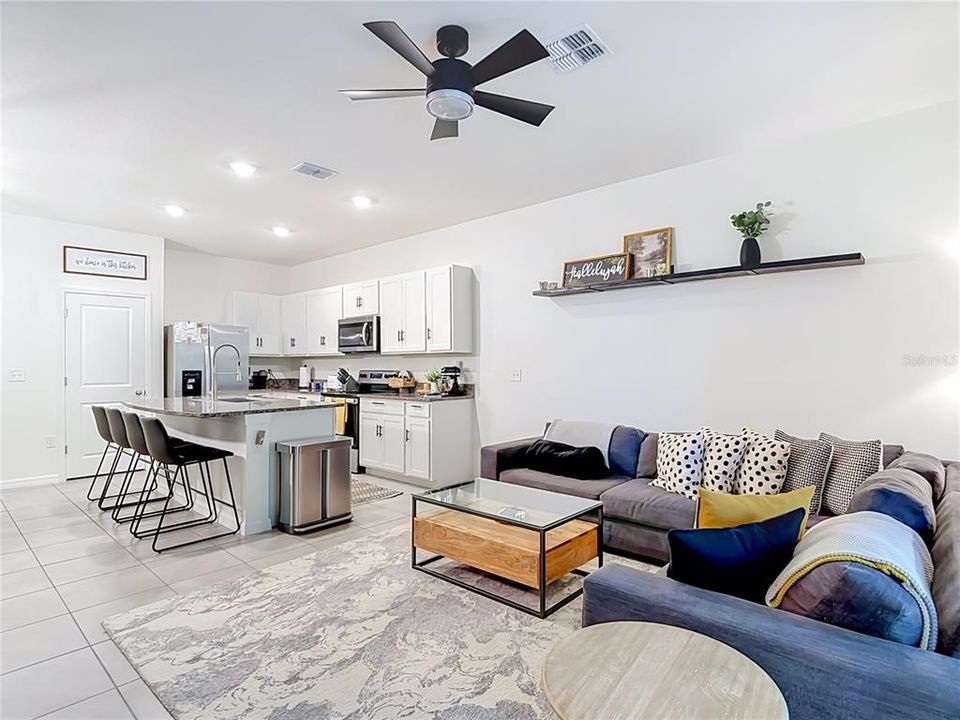 For Rent: $2,600 (3 beds, 2 baths, 1673 Square Feet)