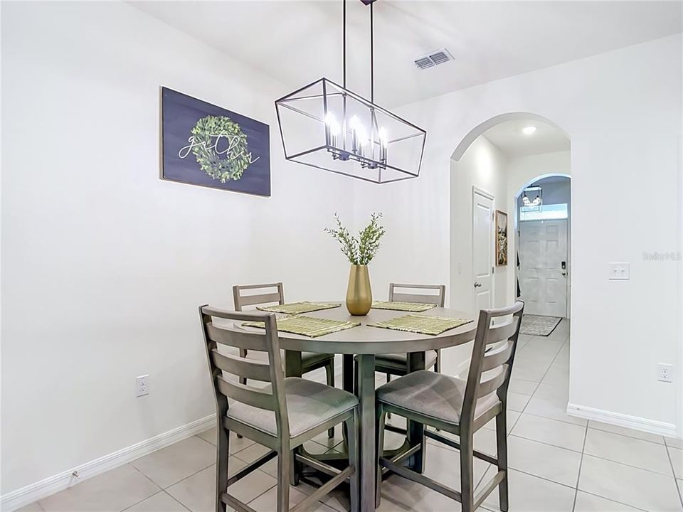 For Rent: $2,600 (3 beds, 2 baths, 1673 Square Feet)